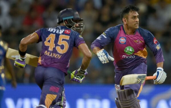 1777986428290 Manoj Tiwary and MS Dhoni