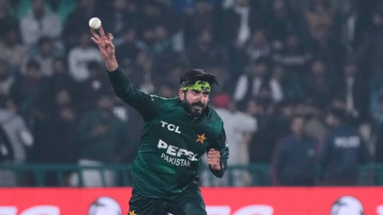 Warwickshire Sign Pakistan Mystery Spinner Usman Tariq for T20 Blast