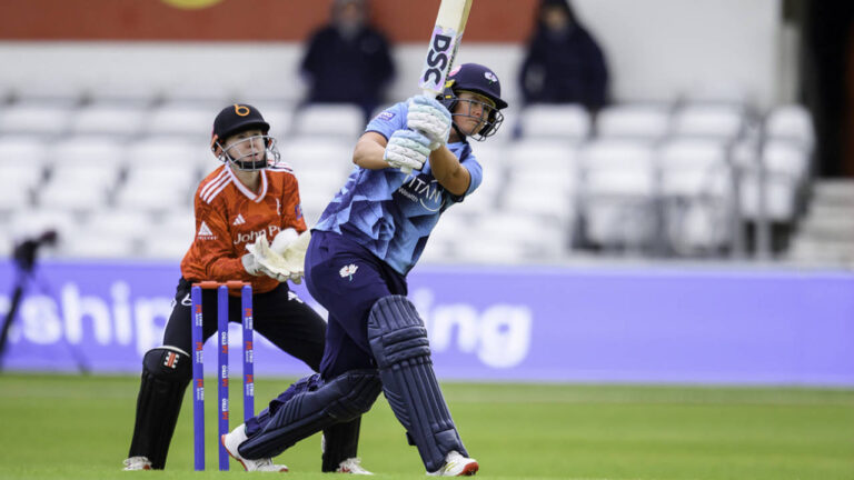 Warwickshire Clinch Thrilling Three-Wicket Victory Against Yorkshire