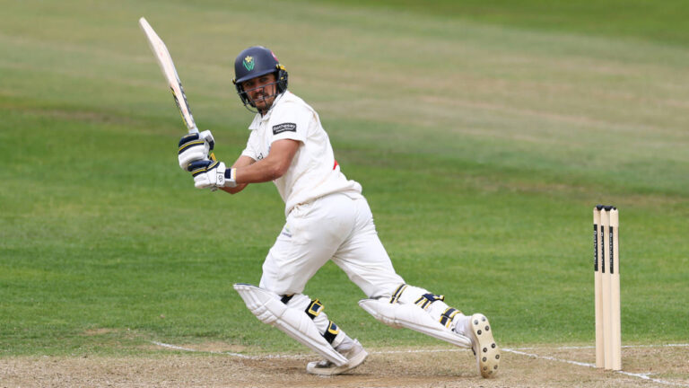 Ben Kellaway Century Leads Glamorgan Fightback vs Warwickshire