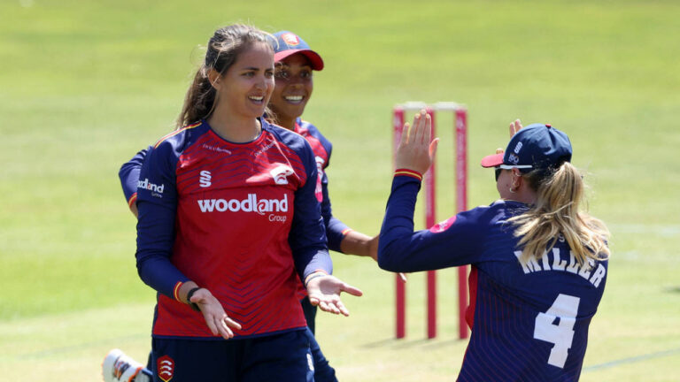 Essex Secure Dominant Vitality Blast Opening Win Over Warwickshire