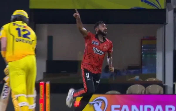 eshan malinga pumped up after rattling dewald brevis stumps in csk vs srh clash