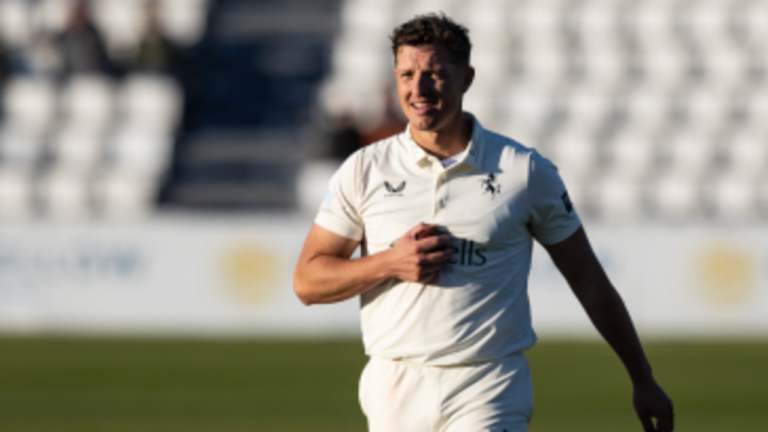 Lancashire in high Dudgeon as Benjamin, Finch pile on the misery