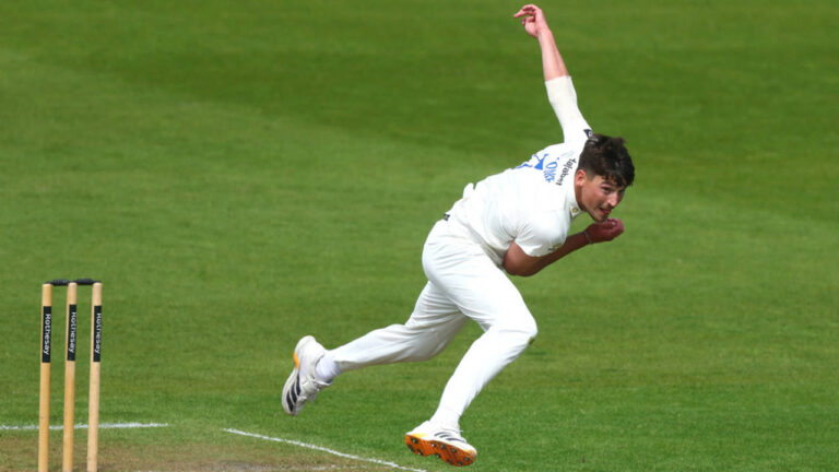 England call up Henry Crocombe as Ollie Robinson cover